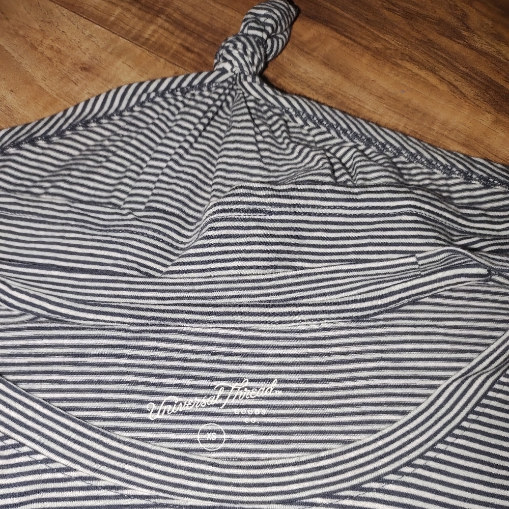 Universal Thread Top - Picture 4 of 5